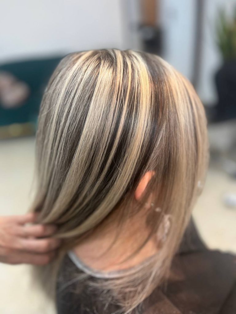 آیا بدون آسیب دیدن موها می‌توان دکلره پایه 10 انجام داد؟